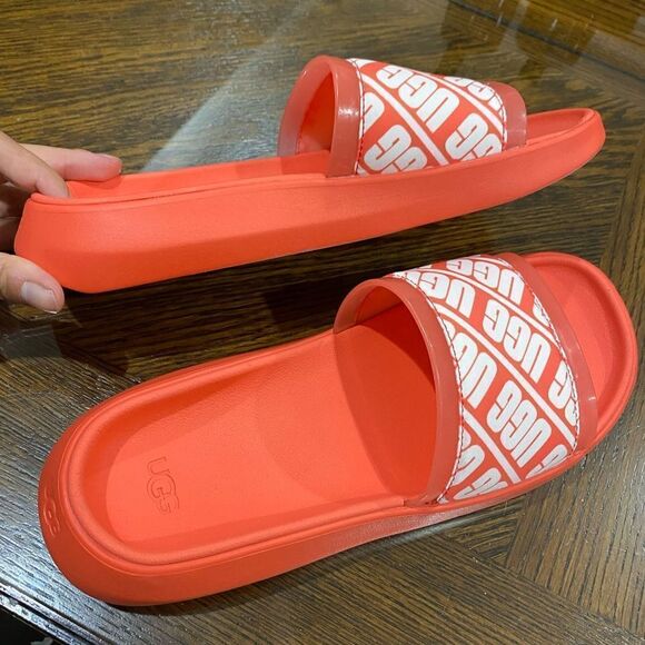 Ugg pool slides womens size 8 - Picture 5 of 9